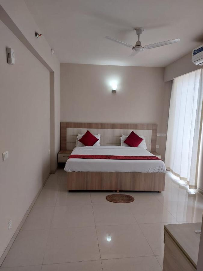Dubey Homestay - 500 Meter From Temple Vrindāvan Eksteriør billede