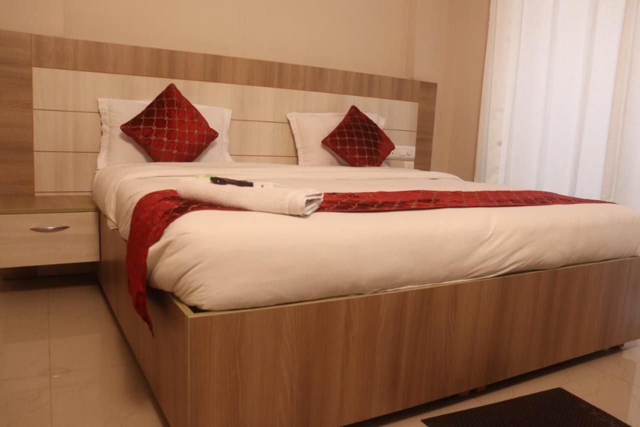 Dubey Homestay - 500 Meter From Temple Vrindāvan Eksteriør billede