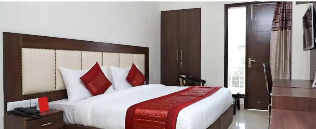 Dubey Homestay - 500 Meter From Temple Vrindāvan Eksteriør billede